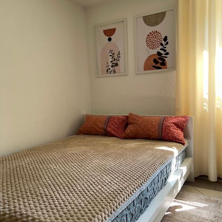 Einzimmer Apartment Niefern-Öschelbronn Exteriör bild